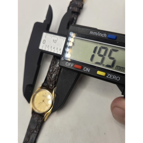 Vintage Seiko Ladies\' 20mm Gold Tone Watch. New Real Alligator Leather + Battery